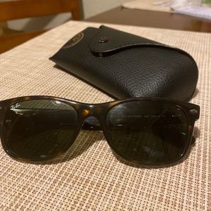 Ray ban sun glasses wayfarer